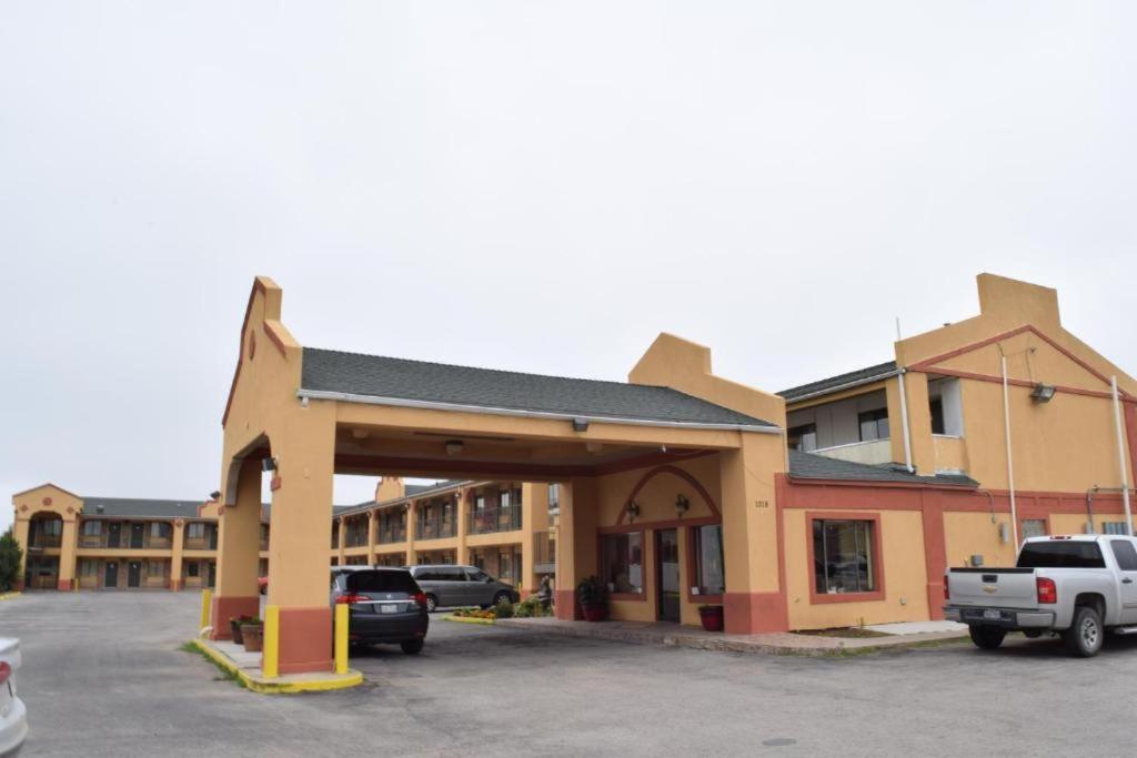 Delux Inn Odessa Ngoại thất bức ảnh