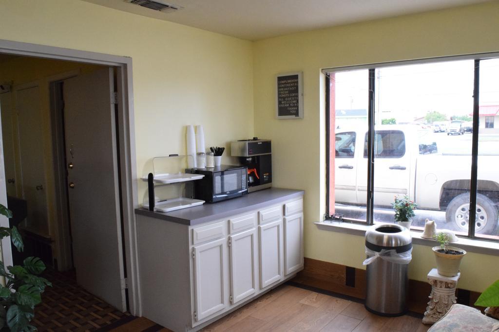 Delux Inn Odessa Ngoại thất bức ảnh