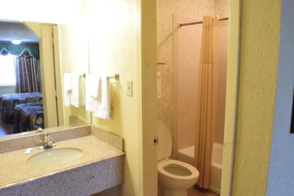 Delux Inn Odessa Ngoại thất bức ảnh